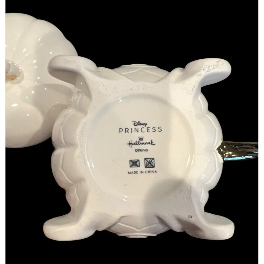 Hallmark Disney Princess Cinderella's Pumpkin Carriage White & Gold‎ Mug W Lid